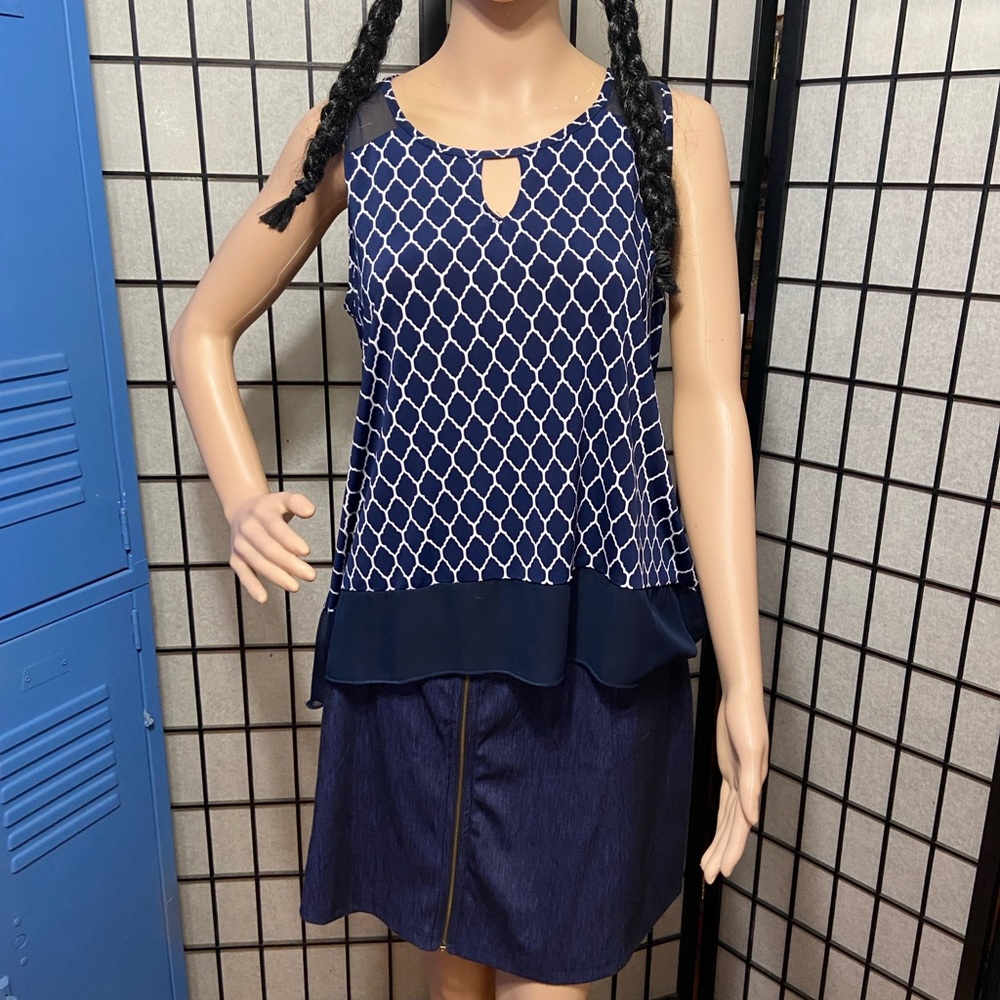 Chic Navy Geometric Sleeveless Blouse